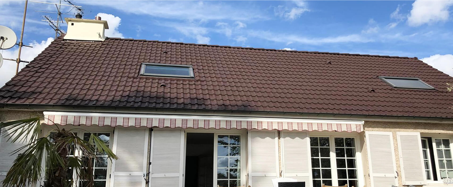 Chantier de nettoyage toiture Essonne par un artisan couvreur